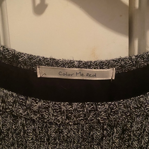 Grey and black long sleeve peplum - Picture 2 of 3